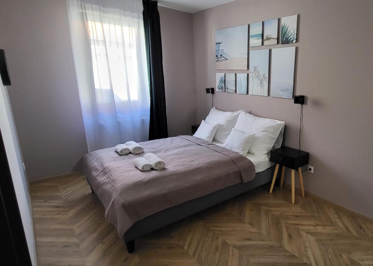 Dotis Apartman Tata Exterior photo